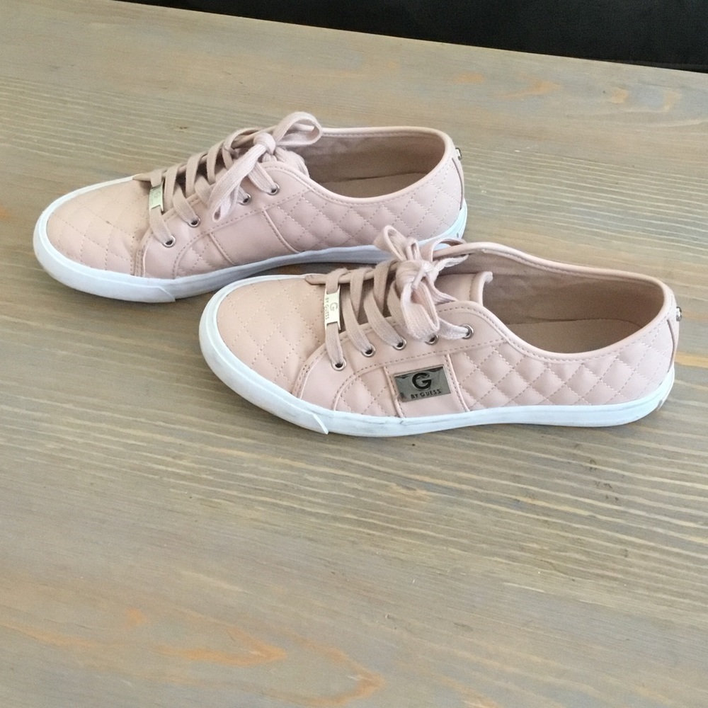 Guess Sz 10